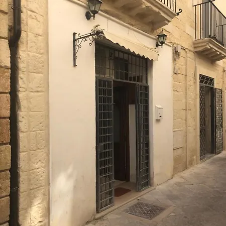 Santa Chiara Maison Pensión Lecce